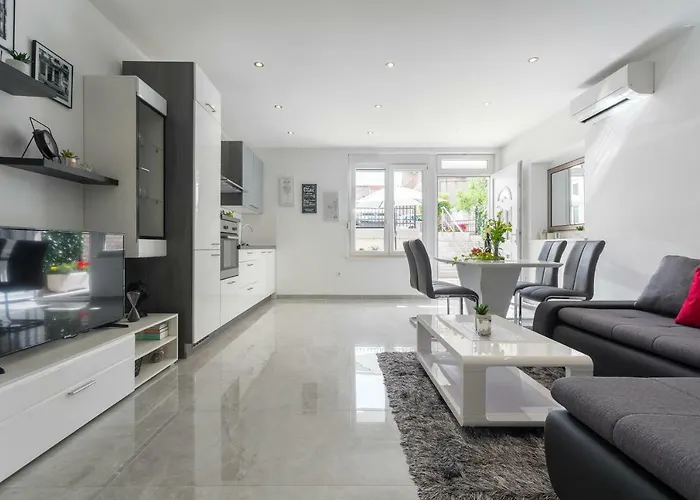 Apartments Amore アパート スプリト