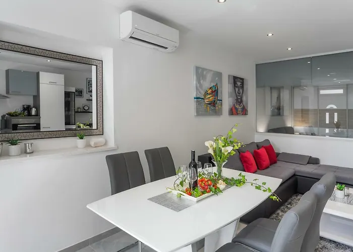 Apartments Amore アパート スプリト